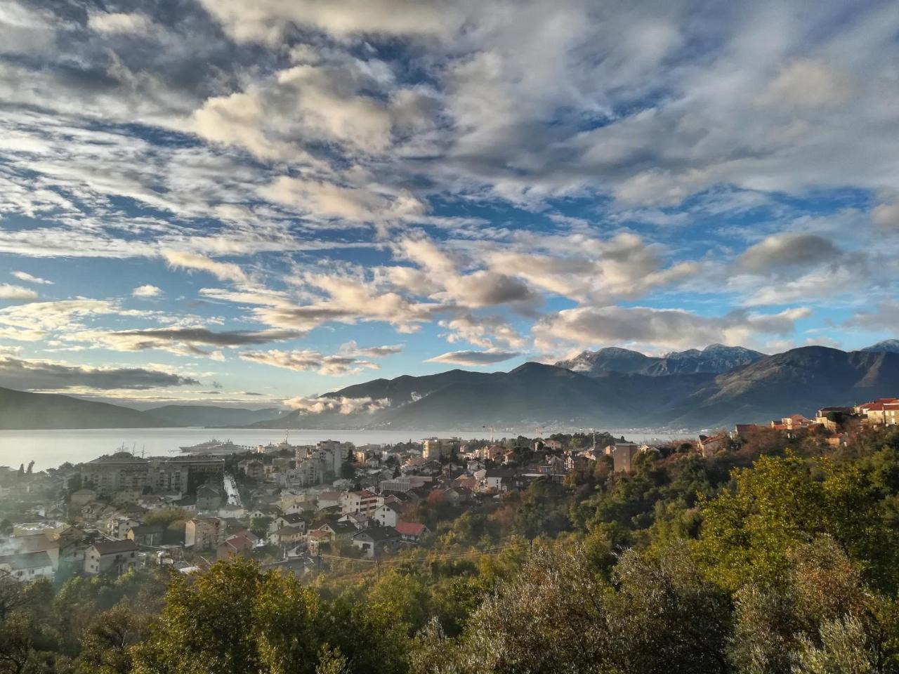 Apartment Sea&Sky Тиват Екстериор снимка